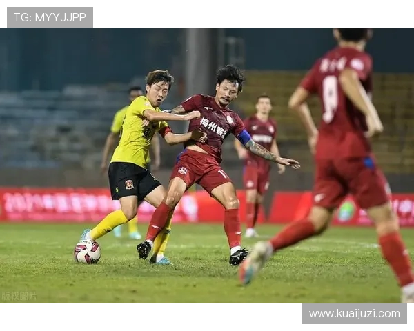 重庆足球队以78分稳居冠军赛积分榜首位展现强劲实力